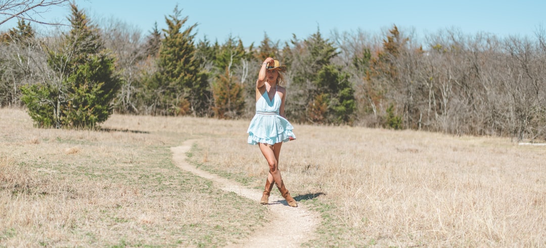 Photo blonde dress